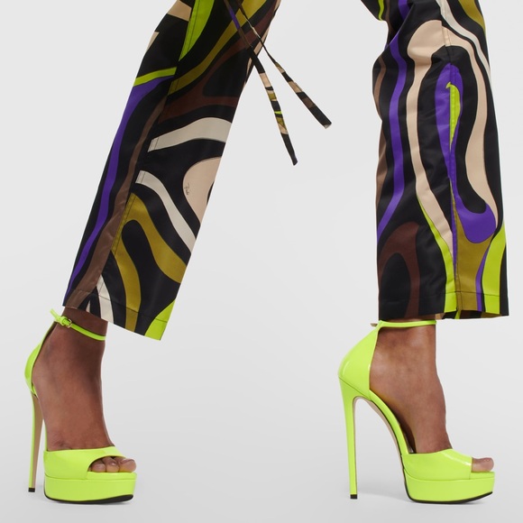 Like New JIMMY CHOO Max 150 patent leather platform neon yellow sandals 38 $1095 - Picture 2 of 13